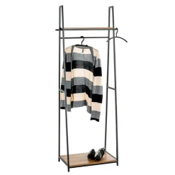 armoire en métal debout