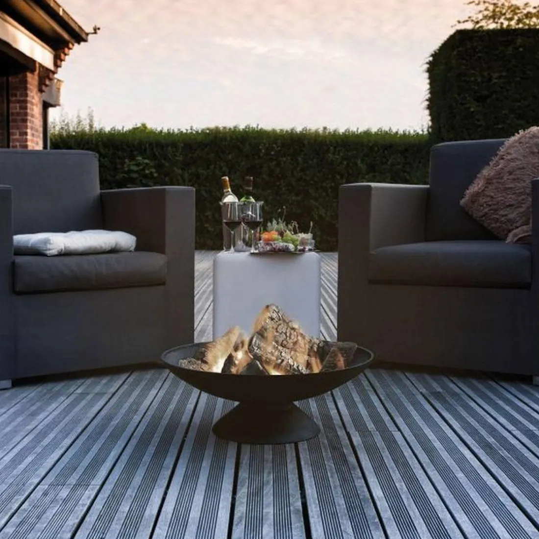 Brasero de Jardin en fonte avec Cloche - JUNTO