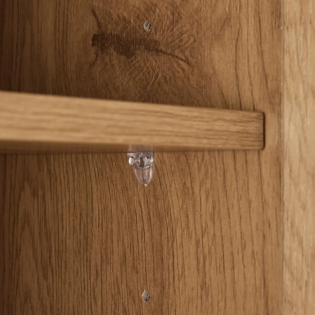 Buffet 4 portes décor effet bois rainuré noir et naturel SCOTT