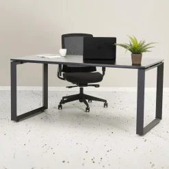 Bureau droit design 'BAKUS' en bois et métal noir
