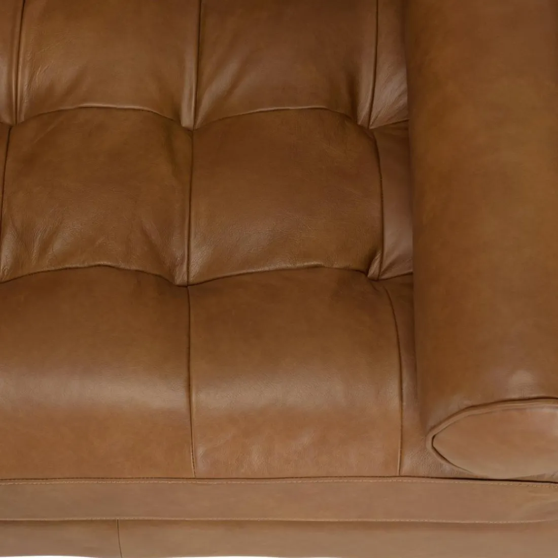 Canapé 3 places cuir couleur caramel assise capitonnée PIERRE