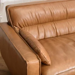 Canapé 3 places vintage en cuir marron camel, pieds en bois GASTON