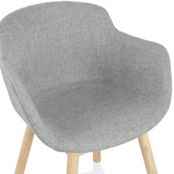 Chaise avec accoudoirs 'LAMBIC' en tissu gris clair et pieds en bois naturel