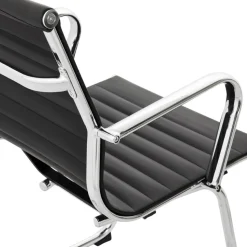 Chaise de bureau design 'GIGA' en matière synthétique noire