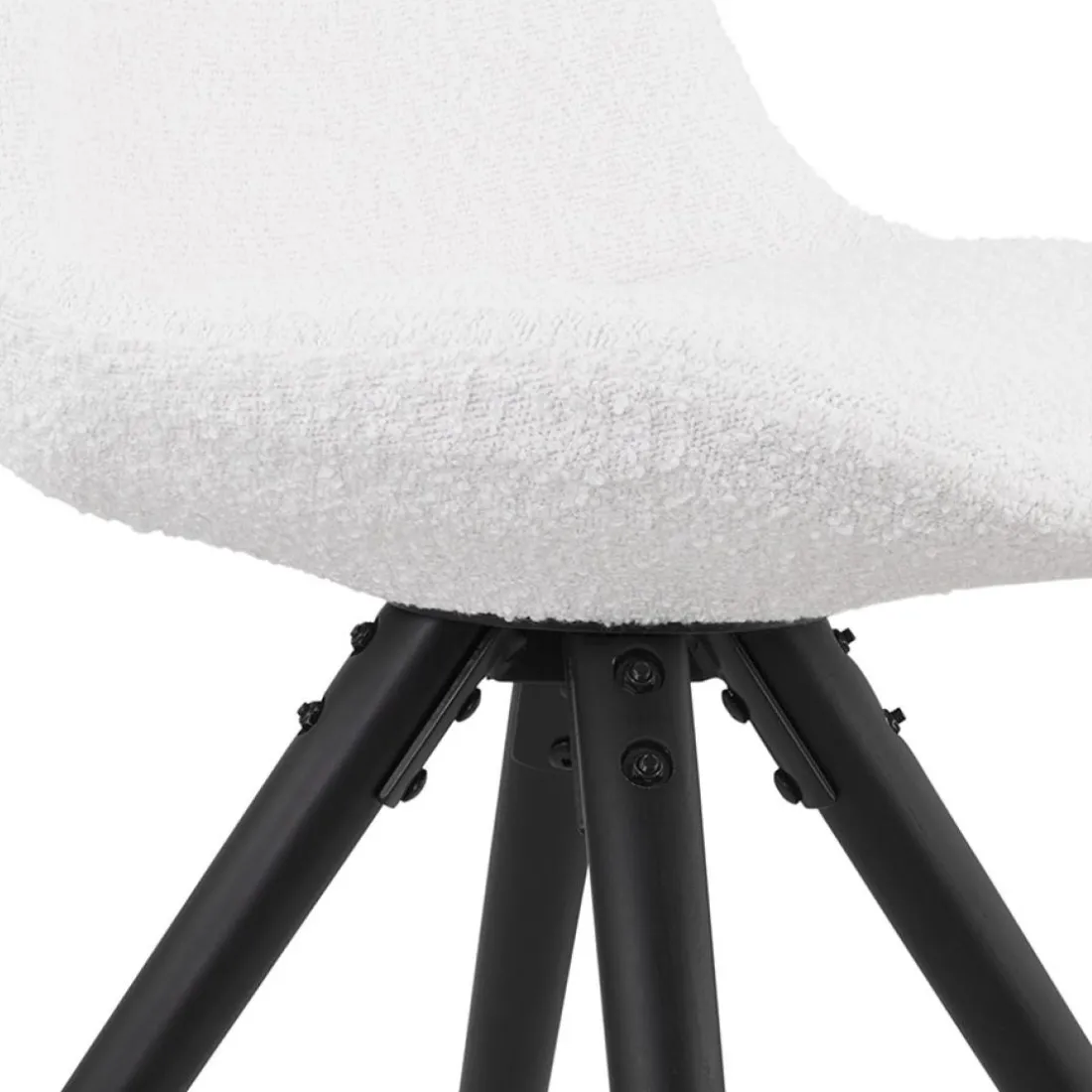 Chaise design 'VALENTINE' en tissu bouloché blanc et pieds en bois noir