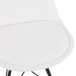 Chaise design 'VIOLETTE' en tissu bouloché blanc style industriel