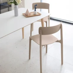 Chaise intérieur ou extérieur 'TROPICAL' en matière plastique beige
