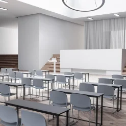 Chaise 'PILA' noire avec assise plastique et structure métal