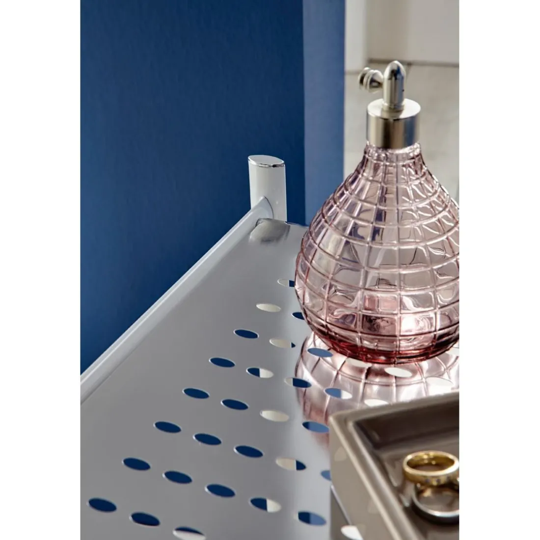 Etagère en métal blanc laqué 4 plateaux