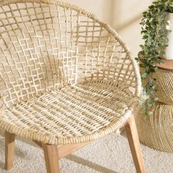 Fauteuil beige dossier arrondi assise en abaca tressé