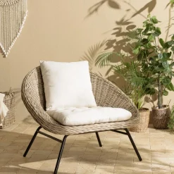 Fauteuil lounge en kubu coussin d'assise blanc pieds métal noir KALLY