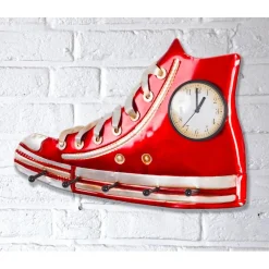 Garderobe murale et horloge basket rouge en métal laqué