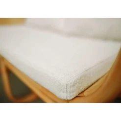 Le Canapé MOROTAI design scandinave épuré assise en rotin naturel et tissu etanche