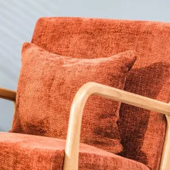 Le fauteuil à bascule DIANA avec son design scandinave rouge