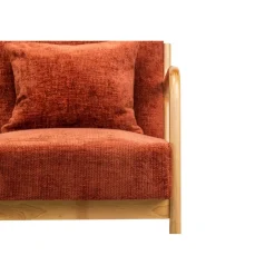 Le fauteuil de salon OHAMA avec son design scandinave rouge