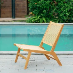 Le fauteuil intérieur extérieur en acacia massif AGUILARES style scandinave marron