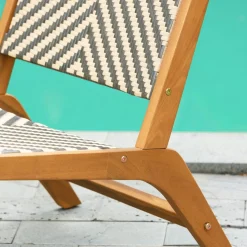 Le fauteuil intérieur extérieur en acacia massif AGUILARES au style scandinave