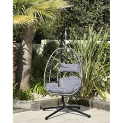 Le fauteuil suspendu VENICE style scandinave en rotin et en métal