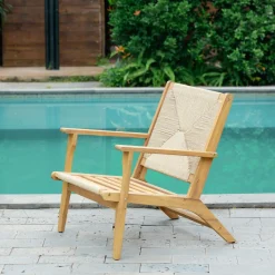 Le fauteuil VALDIVIA design scandinave en acacia massif et en corde esthétique intemporel