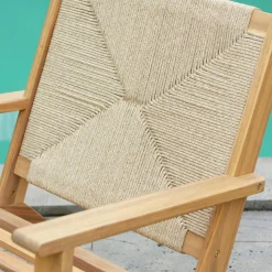 Le fauteuil VALDIVIA design scandinave en acacia massif et en corde esthétique intemporel