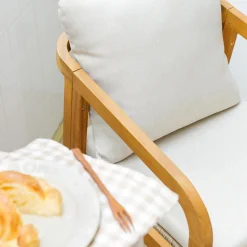 Les chaises intérieur extérieur en bois massif DELGADO design intemporel style scandinave