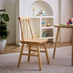 Lot de 2 chaises pour enfant NESNA design moderne et sa structure en bois massif