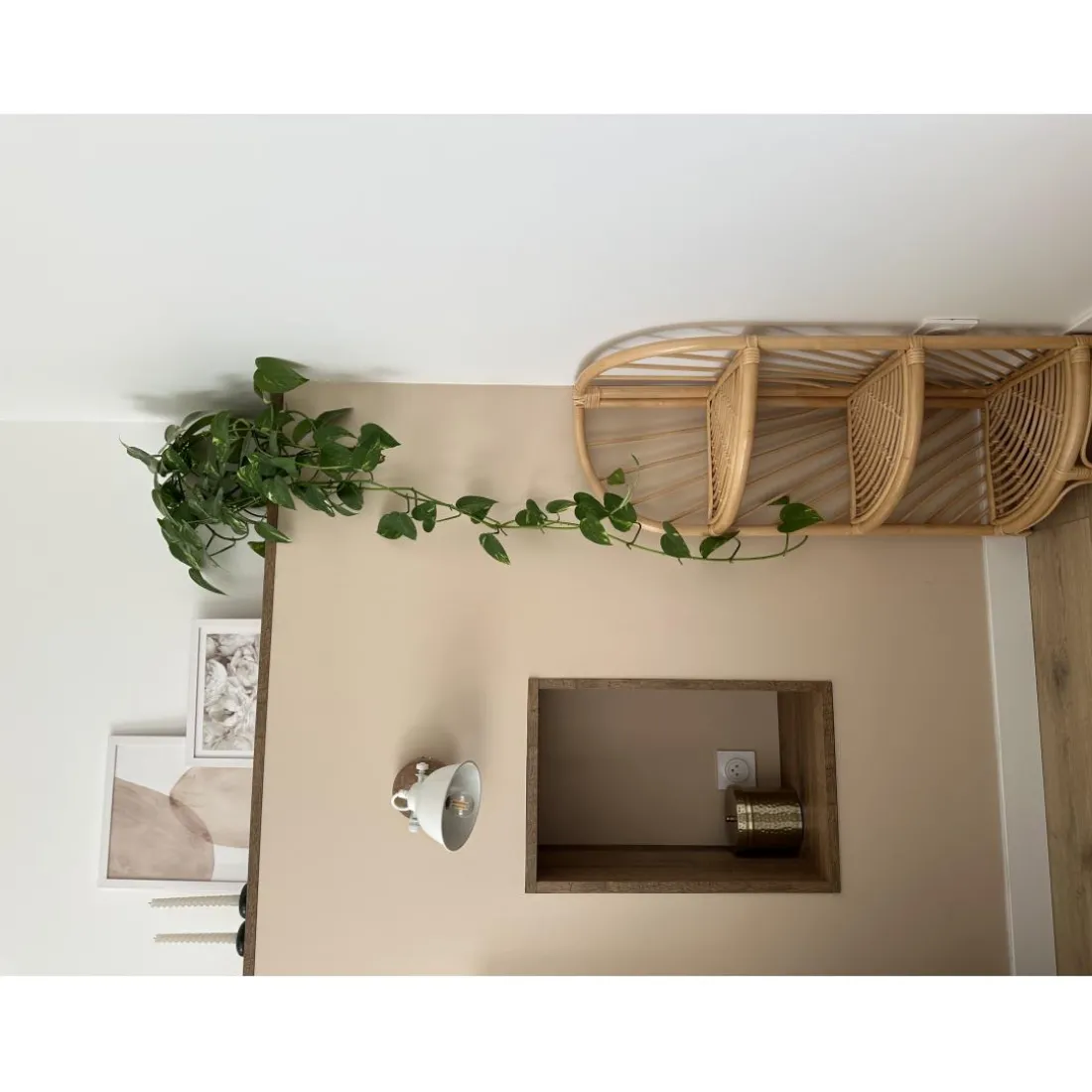 L'étagère KOLAKA avec son design moderne et scandinave 3 niveaux larges et profonds