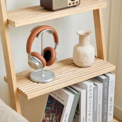 L'étagère murale échelle SMOGEN en bois massif naturel style scandinave design intemporel fabriquée en pin de haute qualité