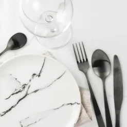 Ménagère 16 couverts Noir