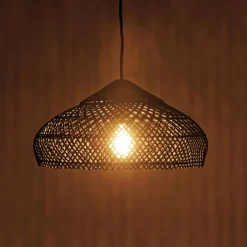 Suspension en rotin couleur noire et teck recyclé SIXTINE