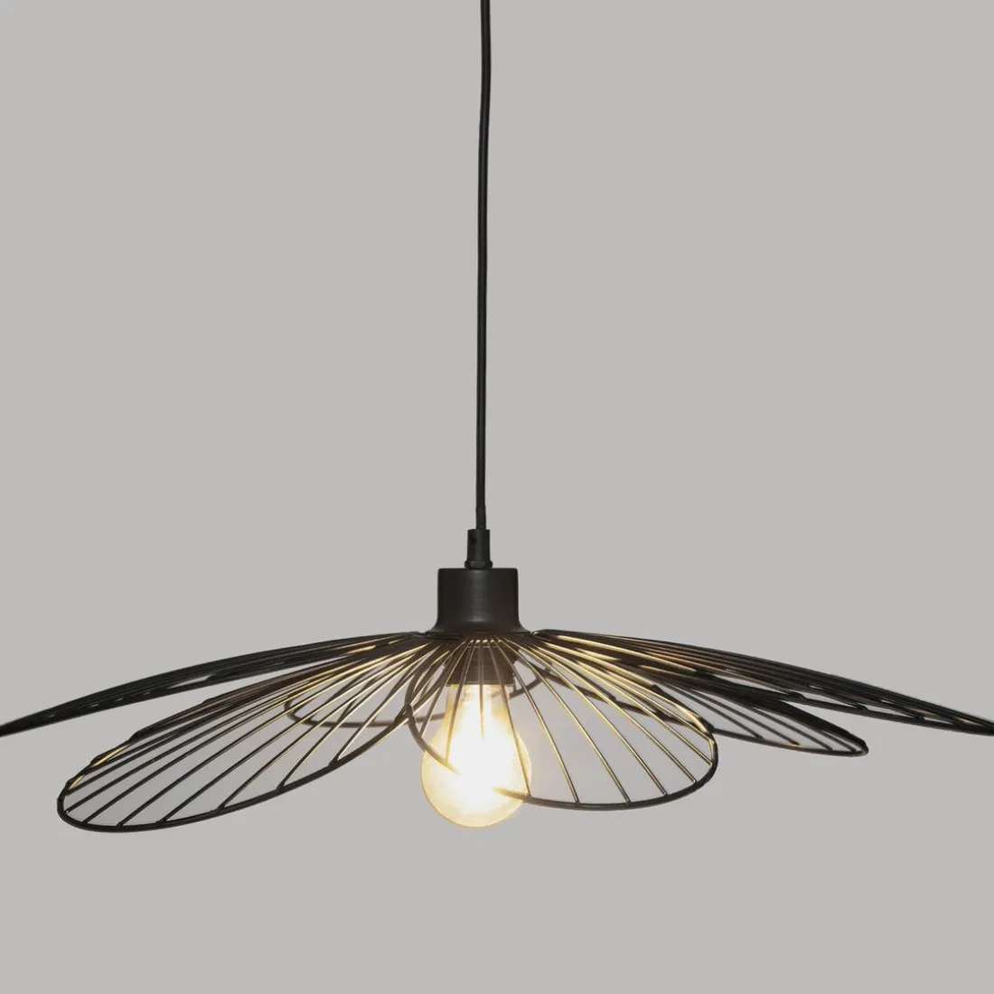 Suspension Fleur noir en métal D57cm