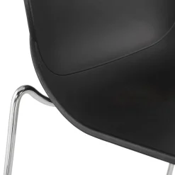 Tabouret de bar design empilable 'BERLIN' noir avec pied en métal chromé