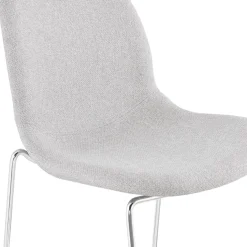 Tabouret de bar empilable 'FAKIR' en tissu gris clair et pied en métal chromé