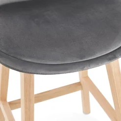Tabouret de bar 'MORISS' en velours gris et pieds en bois naturel
