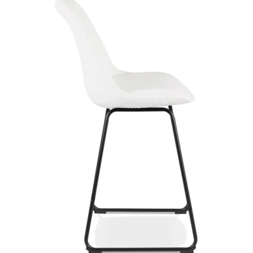 Tabouret snack mi-hauteur 'ALICE MINI' en tissu bouloché blanc et pied traineau en métal noir