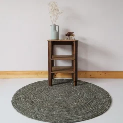 Tapis rond laine feutrée NEETHU olive taille M